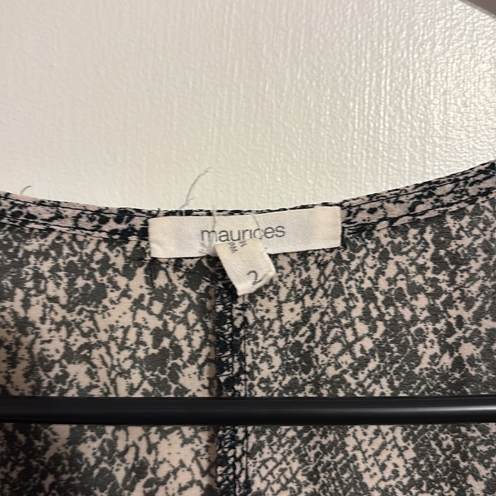 Maurices Snake Skin Wrap Blouse Size 2x - Picture 2 of 4